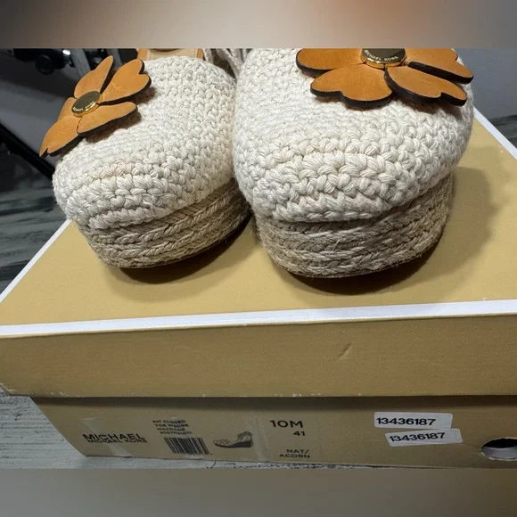 Michael Kors Women’s Kit Closed Toe Macrame and Jute Wedge With Floral Appliqué - Picture 13 of 15